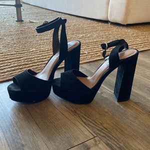 Steve Madden Chunky Heels 6.5